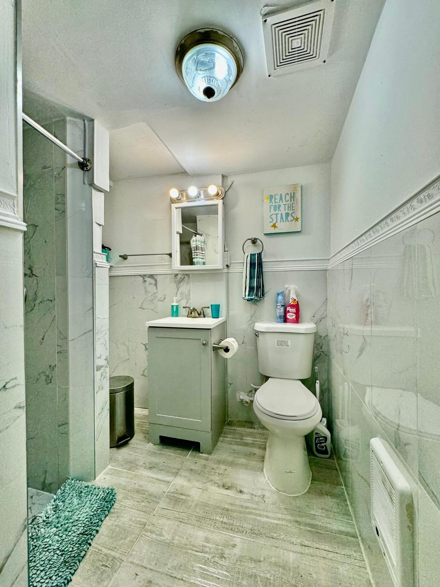 Private Tiny Room On The 1St Floor With Shared Bathroom Near Airport And Downtown Seattte Seattle Exterior photo