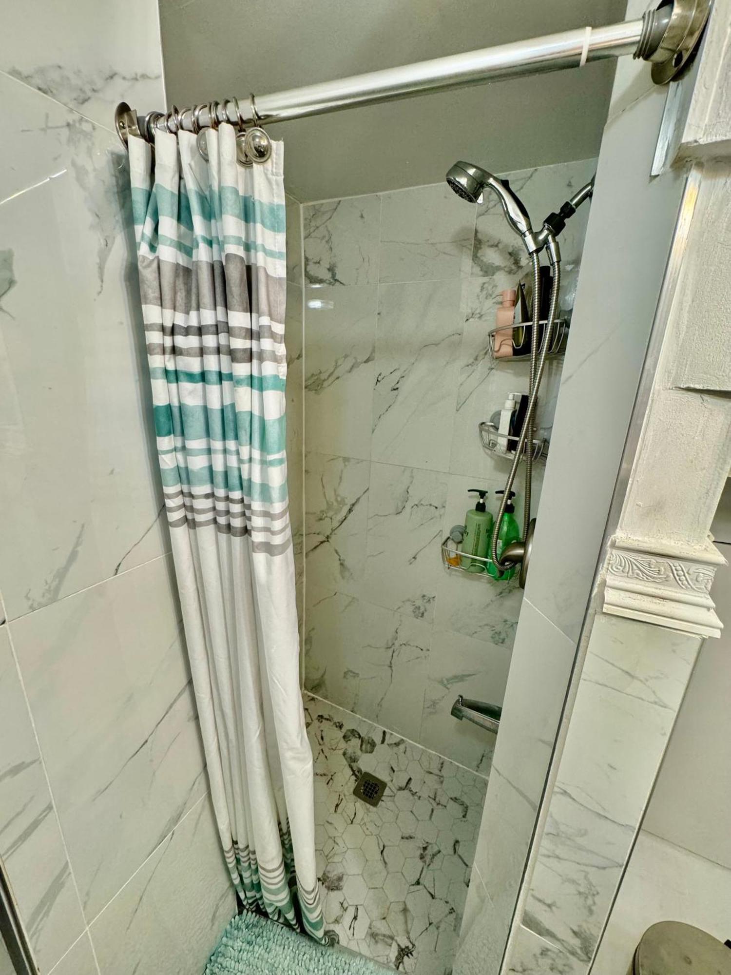 Private Tiny Room On The 1St Floor With Shared Bathroom Near Airport And Downtown Seattte Seattle Exterior photo